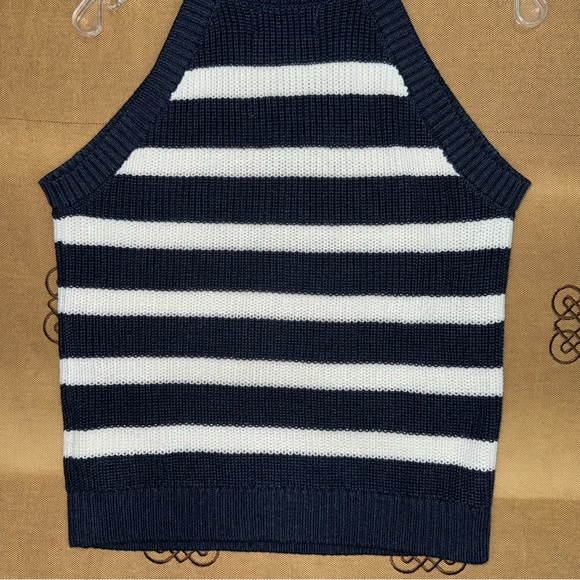 Old Navy NWOT! Navy/White Knit Sleeveless Striped Shaker Stitch Cropped Sweater - Picture 16 of 17